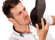 راهکار های موثر برای رفع بوی بد پا و کفش ها