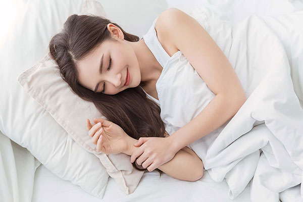 خیلی خوابیدم باز هم بی حال و کسل هستم! علتش چیه؟