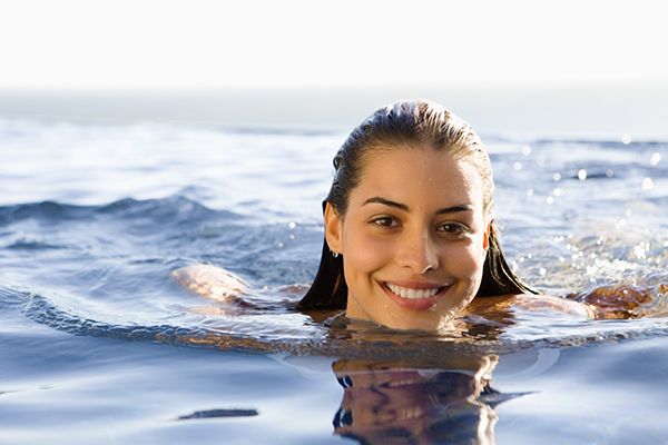 تعبیر خواب انواع شنا کردن | دیدن شنا کردن در خواب نشانه چیست؟